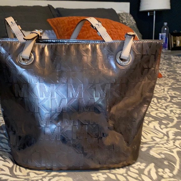 Large Michael Kors bag - Picture 1 of 7
